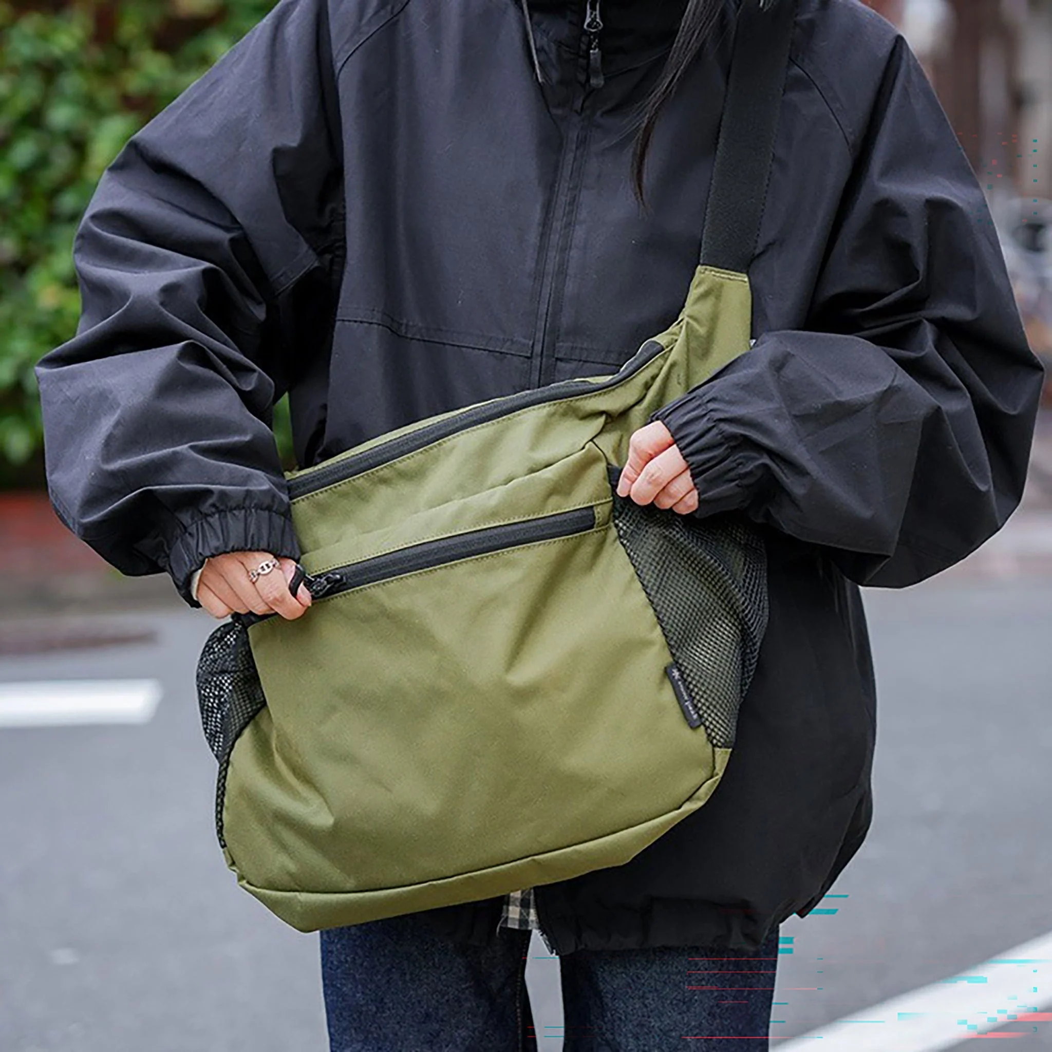 Everyday Use Middle Shoulder Bag - Image 2