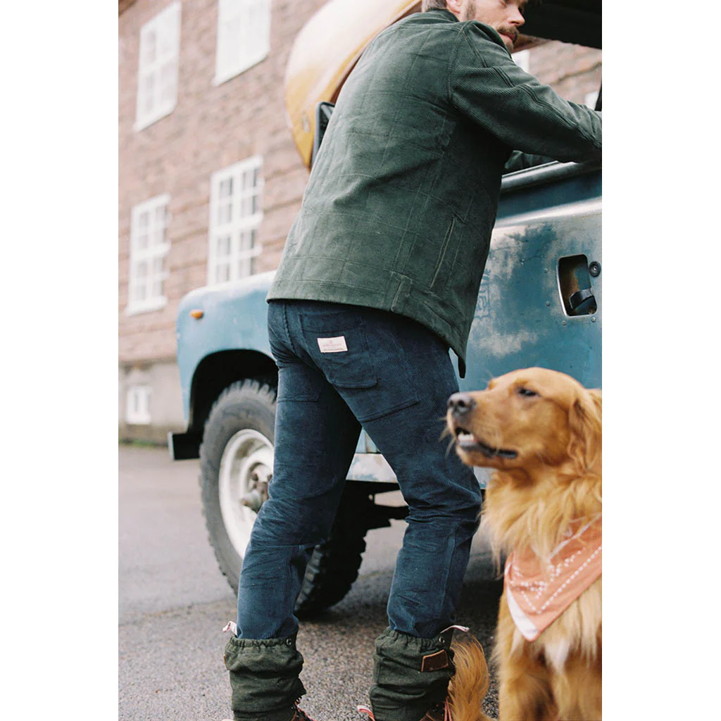 Fjordcord Slacks 8 Wale | Men's - Image 7