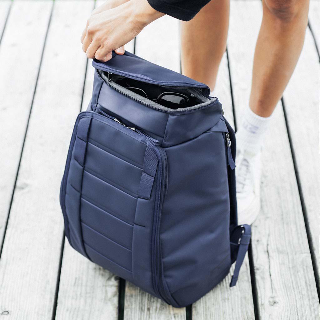 Hugger Backpack 20 - Image 11
