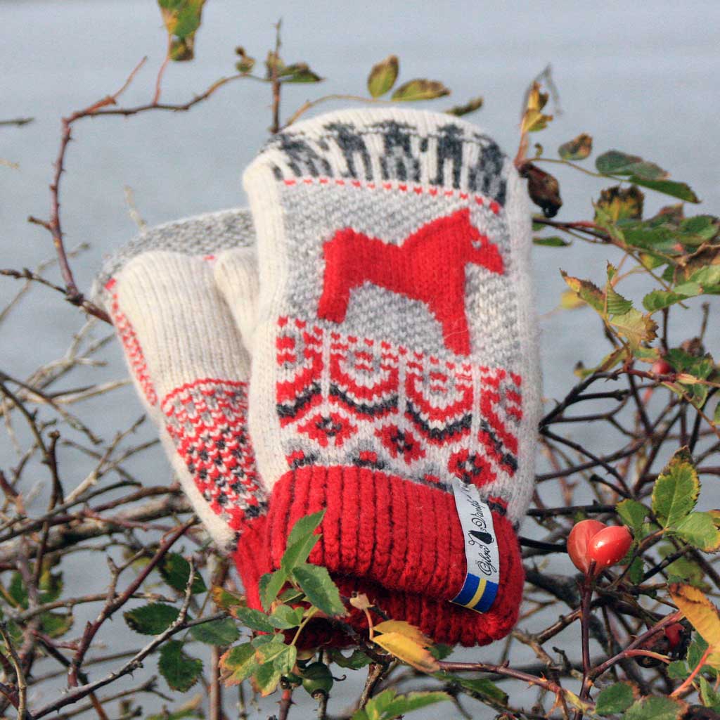 Dalarna Röd Mittens - Image 2