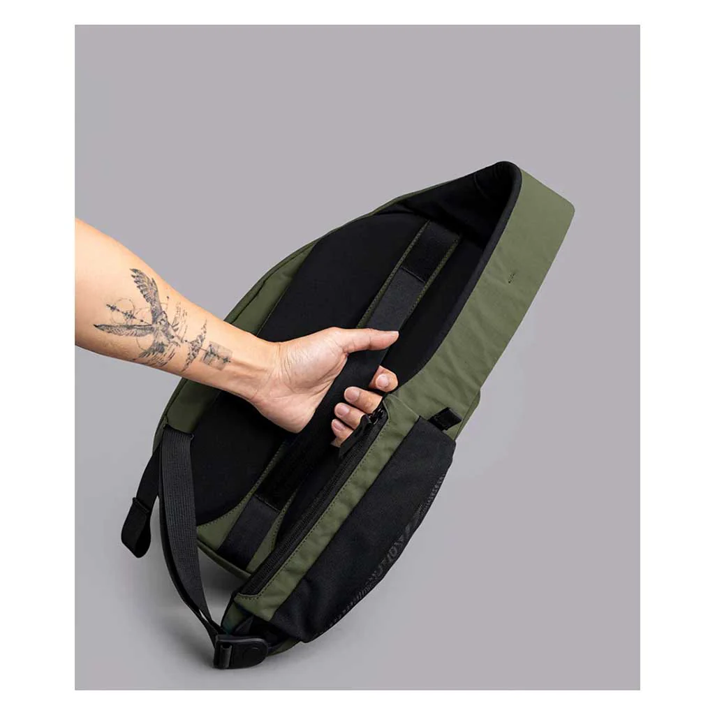 Metro Crossbody | Left Shoulder - Image 17