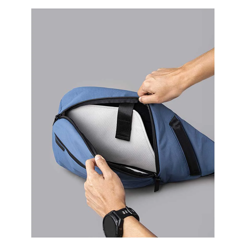 Metro Crossbody | Right Shoulder - Image 12