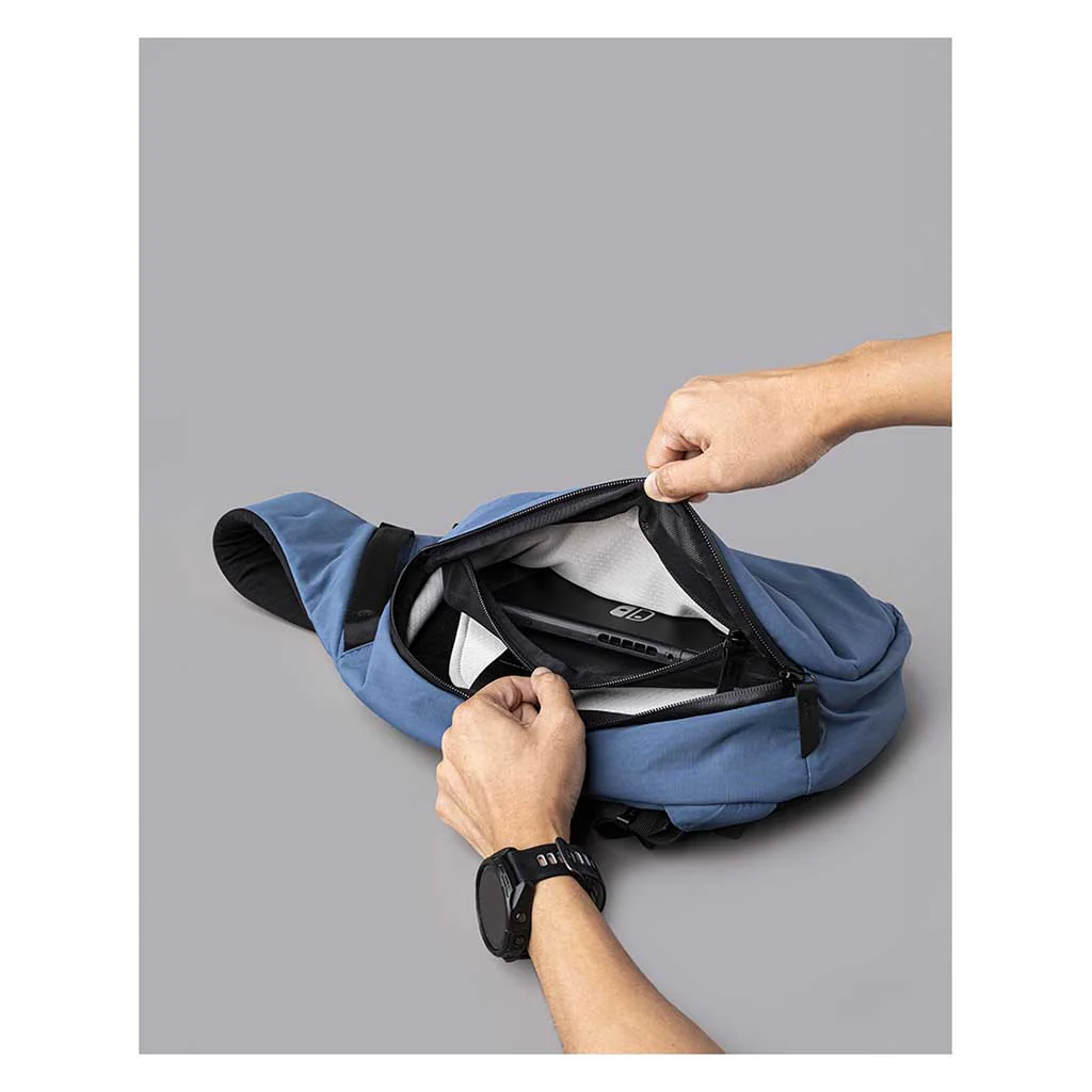Metro Crossbody | Right Shoulder - Image 15