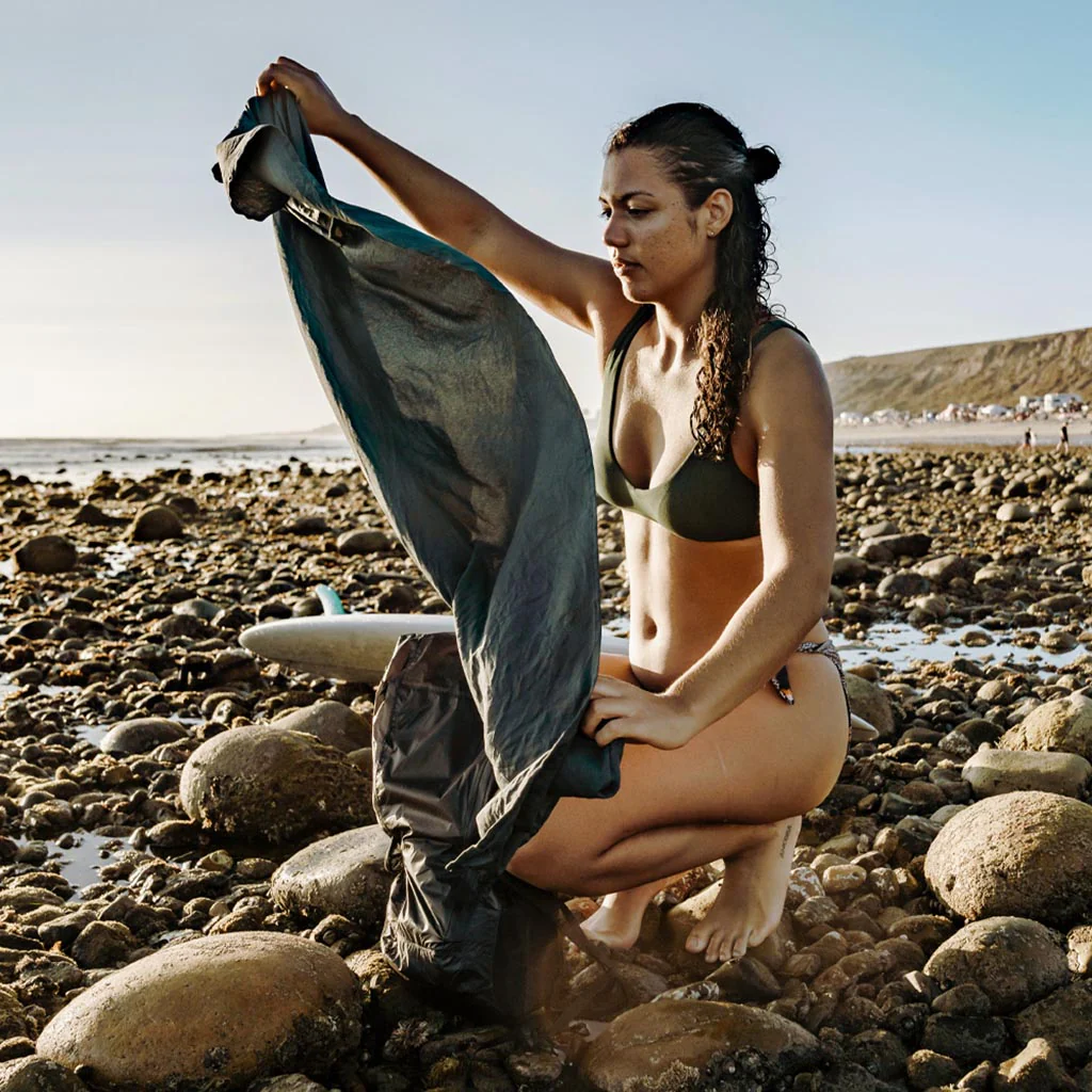 NanoDry Packable Beach Towel - Image 5