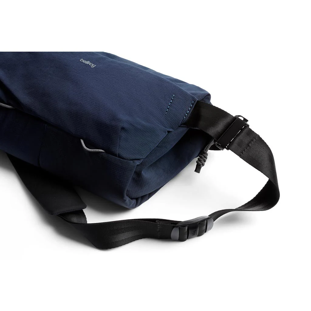 Venture Camera Sling 10L - Image 5
