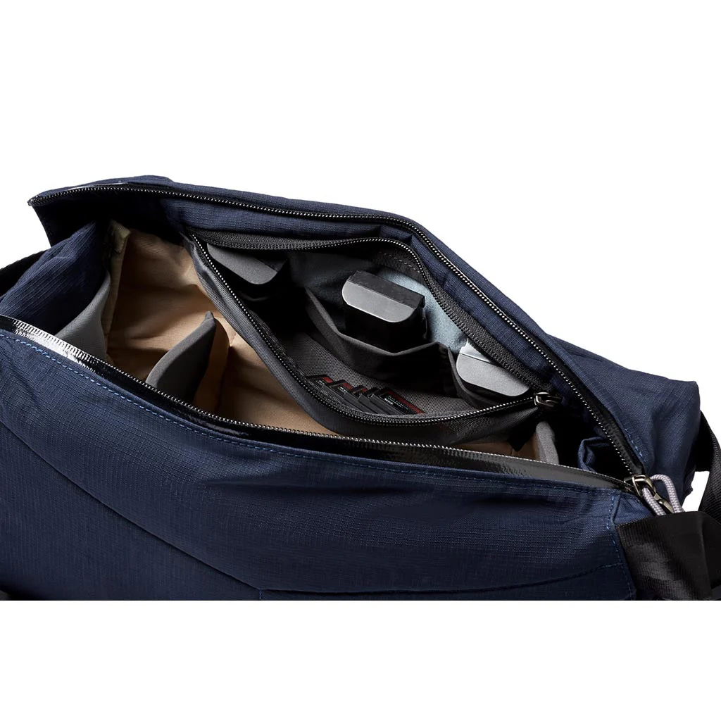 Venture Camera Sling 10L - Image 6
